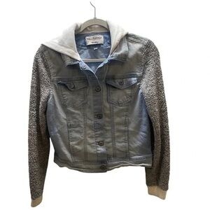 Wallflower Women's Light Blue and Gray Jean Jacket